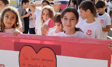 Salesianos Ciutadella celebra su aniversario recorriendo las calles de la ciudad