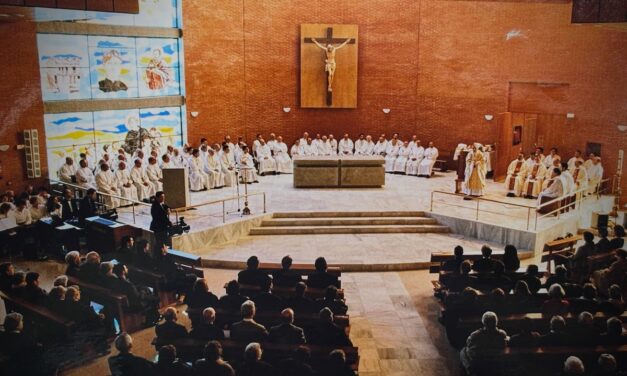 Foto con Historia: Dedicación templo Salesianos Paseo Extremadura