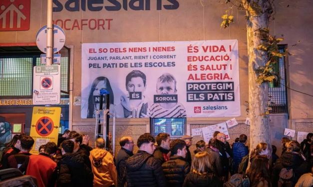Manifestació a Barcelona contra el tancament de patis escolars per contaminació acústica