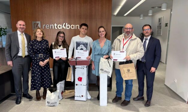 Dos alumnos de Salesianos Ciudad Real ganan un concurso de Bolsa