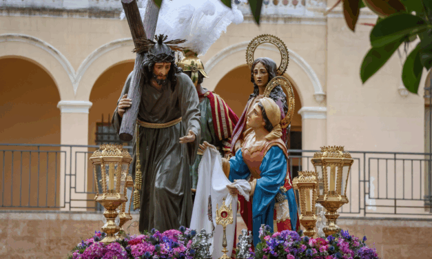 La Cofradía Salesiana ‘La Verónica’ ha vuelto a las calles de Mataró después de siete años