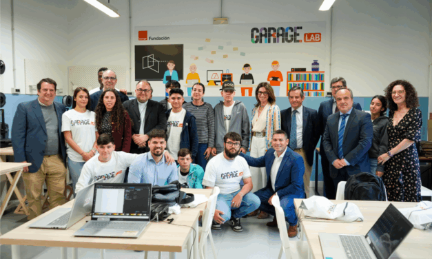 La Fundación Don Bosco y la Fundación Orange inauguran el primer GarageLAB de Sevilla