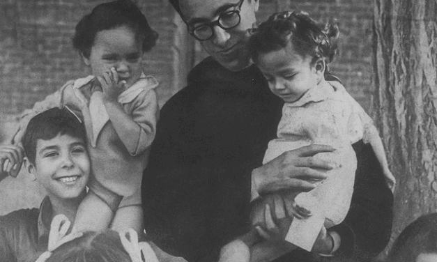 Foto con Historia: El Padre Luis Madina