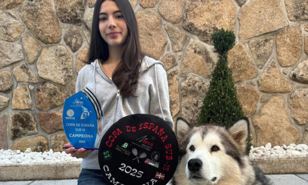 Otra alumna salesiana campeona de España a golpe de raqueta