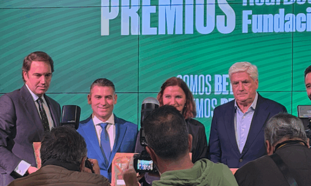 La Fundación Real Betis reconoce la labor salesiana en en el Polígono Sur