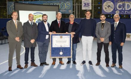 medalla de plata de la orotava al club deportivo salesianos