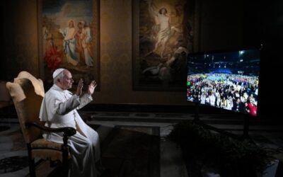 El papa León habla, a jóvenes y religiosos,  de los beneficios y riesgos de la tecnología