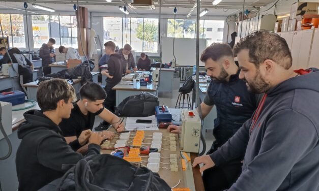 Estudiar didàctica i enginyeria a la universitat:  “Més competències per al món laboral”