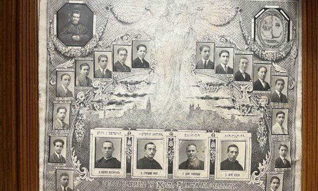 Foto con Historia: Orla del Colegio Maria Auxiliadora de Salamanca