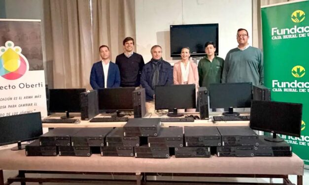La Fundación Caja Rural de Utrera dona 20 equipos informáticos al Proyecto Oberti