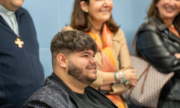 Miembros del Parlamento Andaluz conocen el impacto social de la Fundación Don Bosco en Sevilla