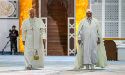 Un viaje histórico lleva al Papa a África