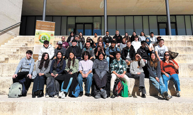 Salesianos Pamplona participa en un proyecto que imprime sensores de riego en macetas biodegradables