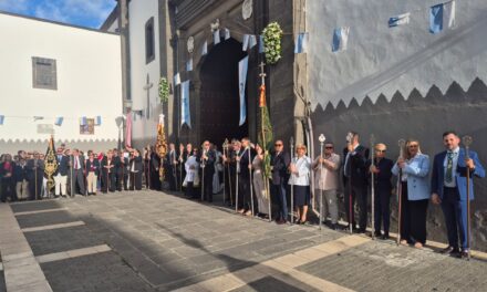 Multitudinario traslado de María Auxiliadora a Vegueta (Gran Canaria)