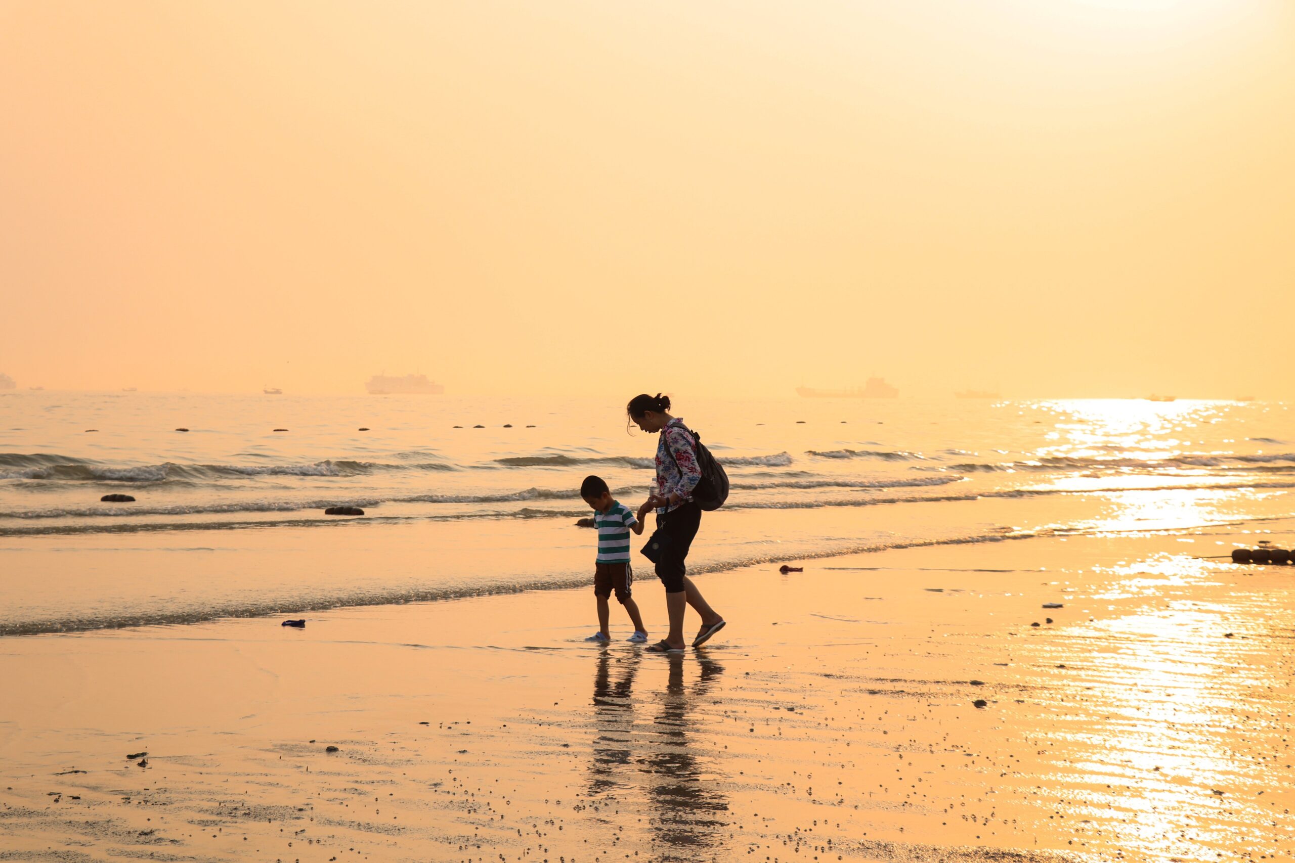 shanghaistoneman-beach-4182974