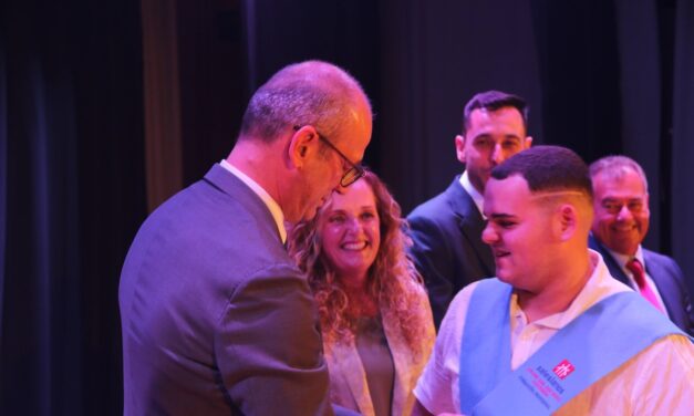 El Consejero de Educación y el Director General de Centros Educativos apadrinan la FP de Salesianos Cartagena