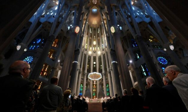 La ciudad de Barcelona “Alza la mirada” ante la visita de León XIV