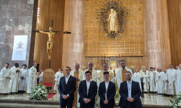 “Un servicio de entrega permanente a los Jóvenes”