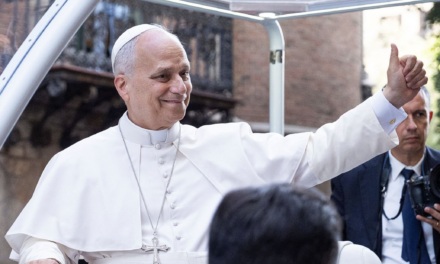 el clamor de los mensajes del papa le?n xiv en barcelona: ?no podemos creer en jes?s y promover la guerra?