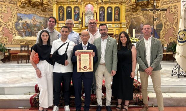 Pozoblanco y Cádiz, lugares elegidos para la imposición de dos insignias de Plata de Antiguos Alumnos