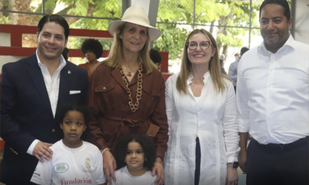 La infanta Elena visita Escuela Sociodeportiva del Real Madrid en República Dominicana