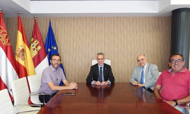 El alcalde de Puertollano recibe a los nuevos responsables de la casa salesiana