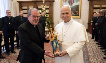 El Rector Mayor escribe al papa León XIV: “Siéntanos cerca”