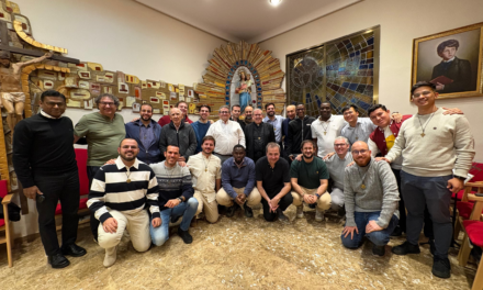 El Rector Mayor, don Fabio Attard, se encuentra con la comunidad del Teologado en Madrid